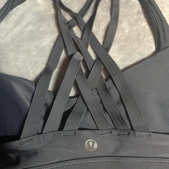 Lululemon sports bra - Picture 3 of 3